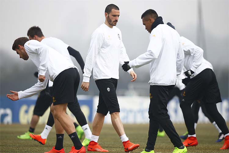 Apesar de não contar com Bonucci (centro), treinador terá o retorno de Barzagli e Chiellini