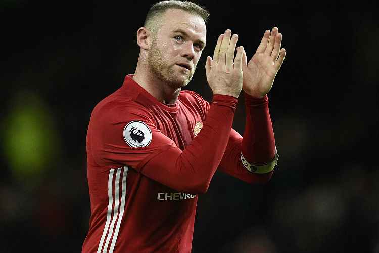 Após 14 temporadas no Manchester United, Wayne Rooney pode atuar no futebol chinês 