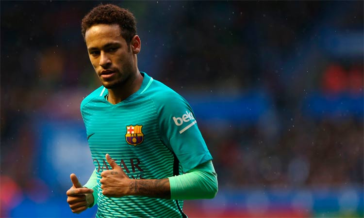 Neymar é acusado de envolvimento em fraude em sua negociação do Santos para o Barcelona