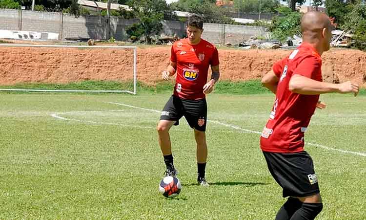 Jogadores treinaram na manhã desta quinta-feira e ainda voltam a campo na sexta-feira