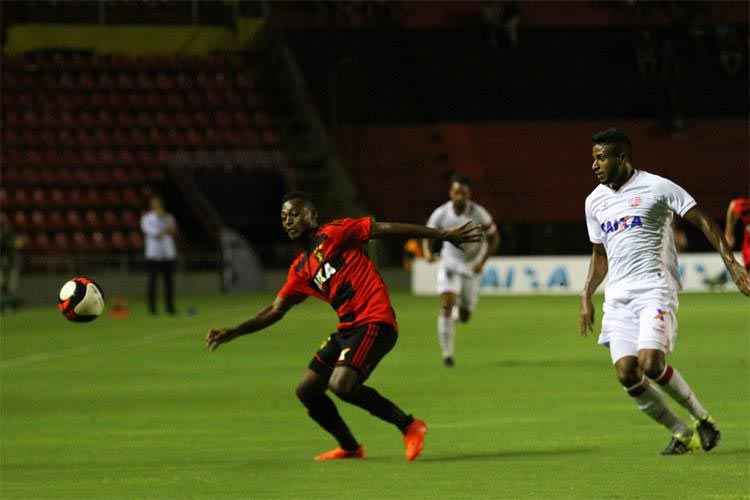"Espero que não seja nada grave, que tenha sido só o susto", desejou o atacante Marquinhos
