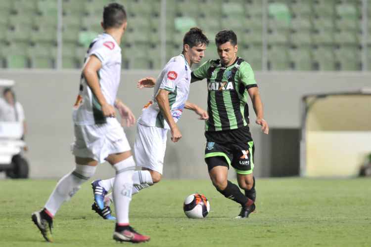 Renan Oliveira completou 350 jogos como profissional e exaltou vitória difícil do Coelho no Horto