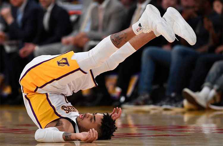 Esta foi a sétima derrota seguida dos Lakers na temporada regular da NBA