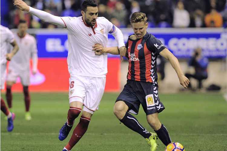 Sevilla saiu na frente, mas cedeu o empate ao Alavés e não conseguiu se aproximar do Barcelona