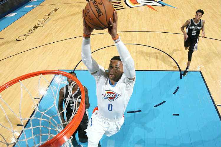 Com 23 pontos, 13 rebotes e 13 assistências, Westbrook atinge 2ª melhor marca de triple-double