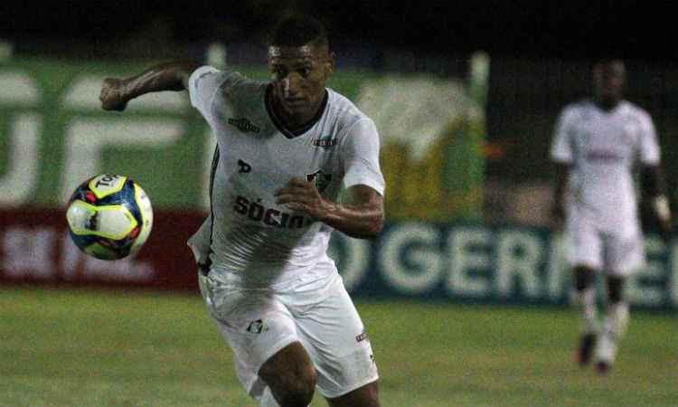 Atacante Richarlison foi o autor do primeiro gol do Fluminense na vitória por 2 a 0 sobre o Boavista