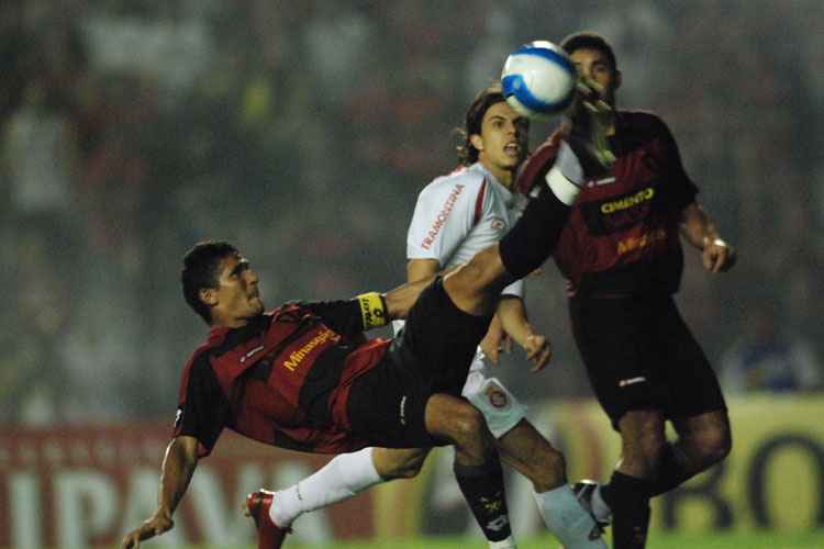 Em 2008 o quarto adversário do Sport na Copa do Brasil foi o Internacional. Vitória por 3 a 1 na Ilha