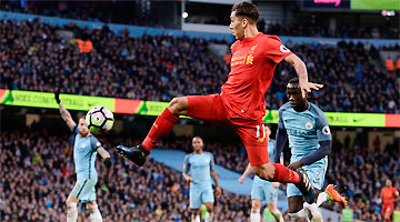 Firmino participou bastante da ótima partida entre Manchester City e Liverpool