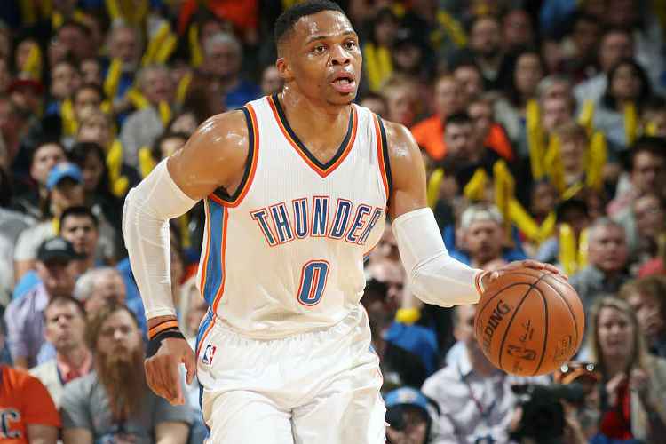 Russell Westbrook anota 18 pontos, 11 rebotes e 14 assistências em vitória do OKC em casa