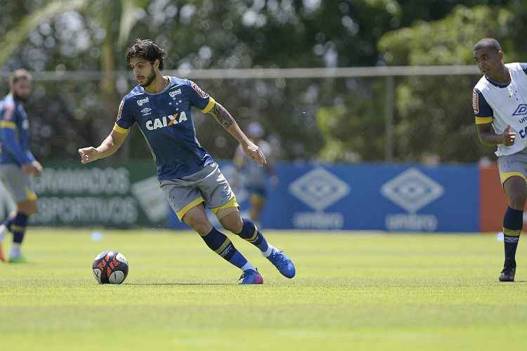 Hudson fica com vaga no meio-campo e deve ser titular contra Uberlândia, pelo Mineiro 