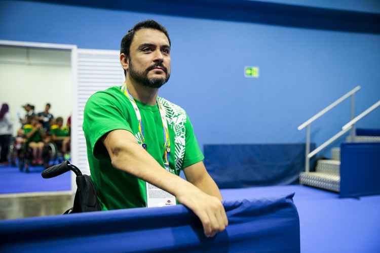 Luis Fernando Cavalli, voluntário para a competição dos mais jovens, é atleta profissional