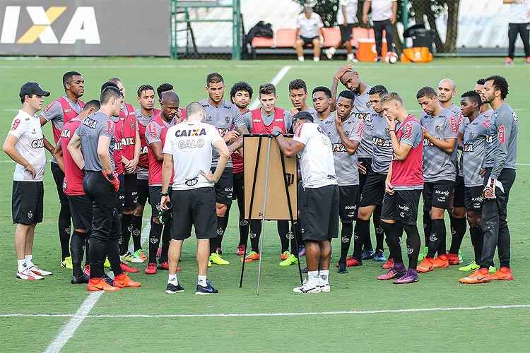 Roger Machado tem orientado o grupo alvinegro e passado exatamente o que quer dos atletas em campo