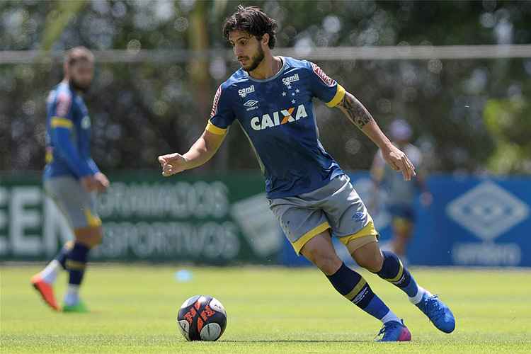 Hudson terá a responsabilidade de substituir o lesionado capitão Henrique nesta segunda-feira