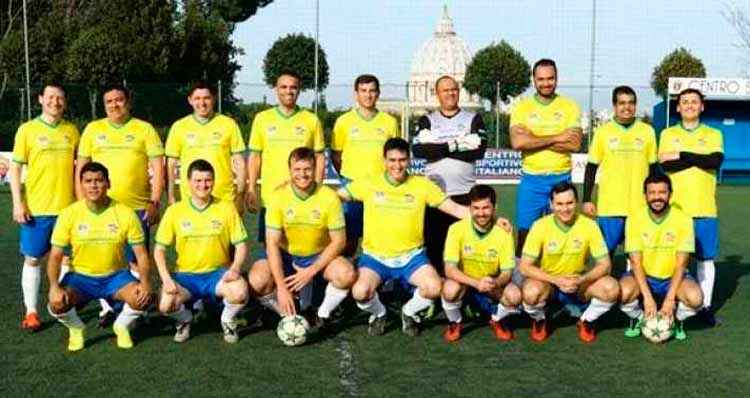 No domingo, mesmo perdendo, o time de Dom Neimar garantiu vaga nas quartas de final do torneio