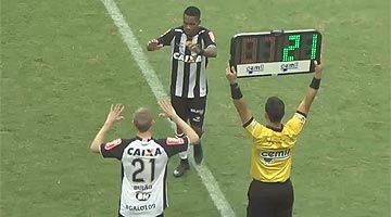 Adilson substituiu Robinho contra a URT