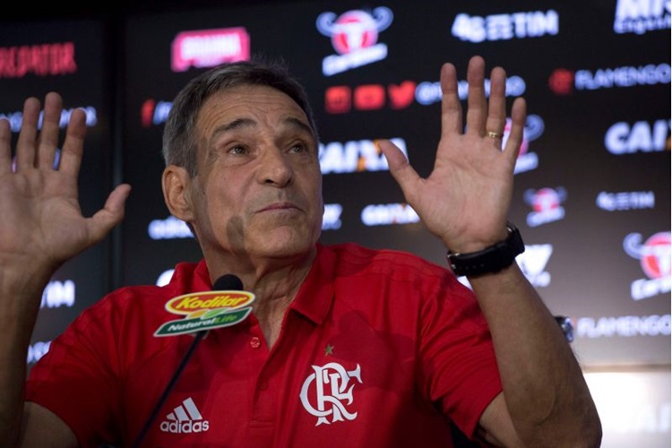 Carpegiani foi demitido do Flamengo com 64% de aproveitamentos: 11 vitórias, 3 empates e 3 derrotas