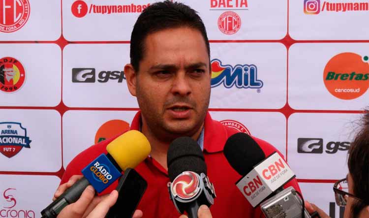 Alberto Simão, que assumiu o Villa Nova, segue no comando do Tupynambás, em seu mesmo cargo