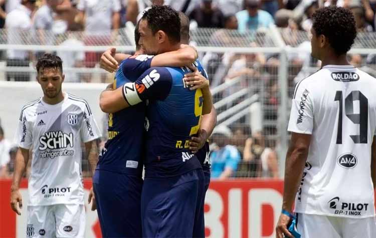 Santos e Ponte duelam neste sábado, às 16h (de Brasília), pelas quartas de final do Paulistão