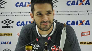 Atualmente, jogador se recupera de cirurgia de uma fratura no pé direito
