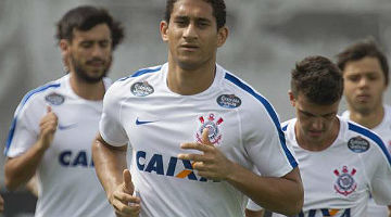 Corinthians tem de desembolsar R$ 10 milhões para assegurar permanência de Pablo 