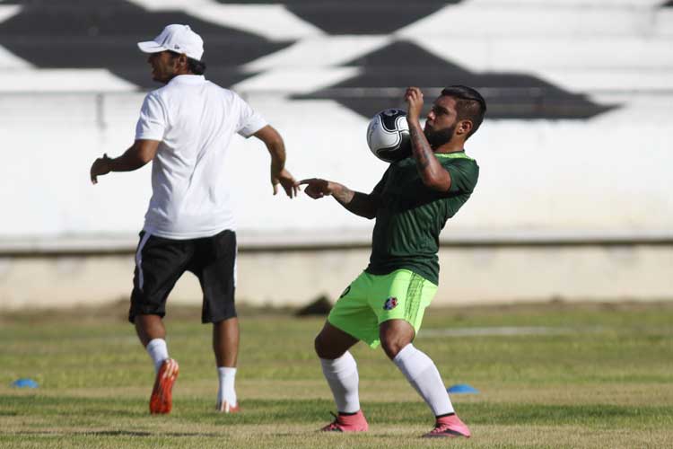 "Independentemente da posição que o Vinícius me utilize, eu vou dar o meu melhor", aponta Primão