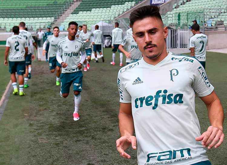 Willian deve ser titular no ataque do Palmeiras na partida contra o Peñarol, nesta quarta-feira