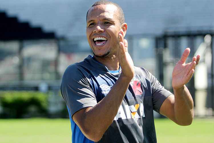 Livre de suspensão, atacante Luis Fabiano é novidade do Vasco para decisão contra Botafogo 