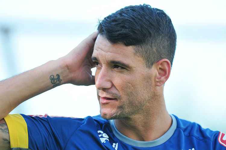 Participativo em vários gols do time, Thiago Neves não quer Cruzeiro preocupado só com vantagem