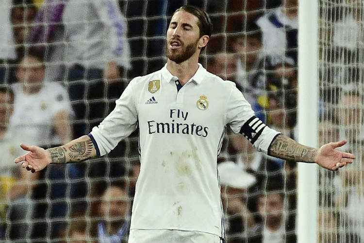 Sergio Ramos atinge marca negativa em derrota do Real no superclássico no Bernabéu