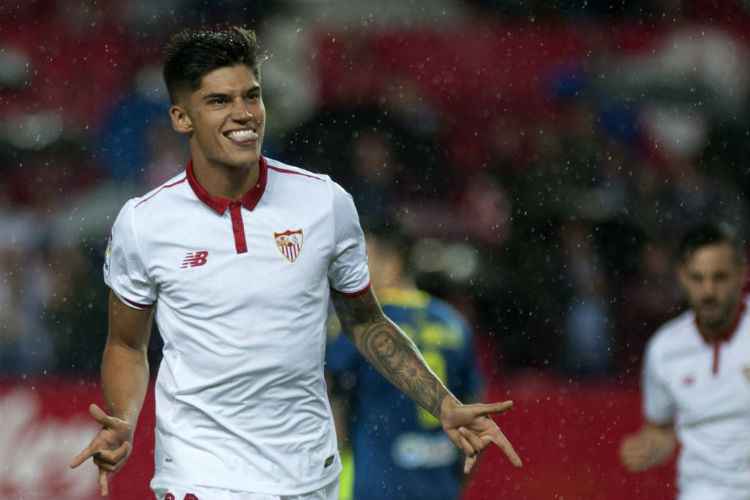 Joaquin Correa teve participação importante no jogo e abriu o placar para o Sevilla