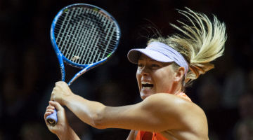 Sharapova em ação após retorno de suspensão