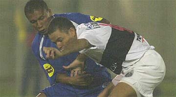 Cruzeiro venceu o Olimpia em BH e Assunção pela Copa Libertadores de 2001