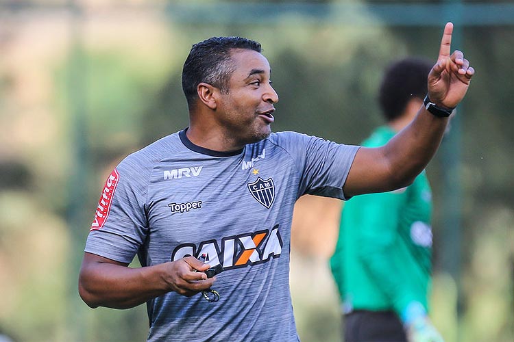 Atlético, de Roger Machado, quer primeira posição do grupo para garantir vantagem na Libertadores