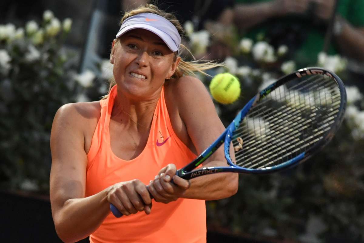 Jogo entre Sharapova e Lucic-Baroni estava empatada em 1 a 1, quando a russa saiu do jogo