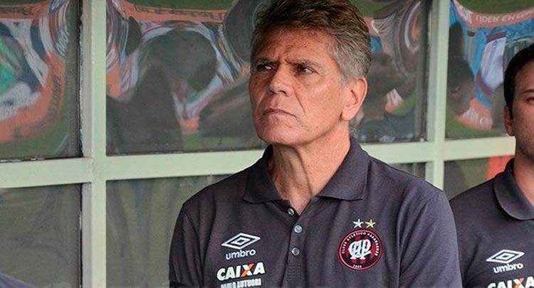 Paulo Autuori desabafou em entrevista depois do jogo e dedicou a vitória aos seus críticos