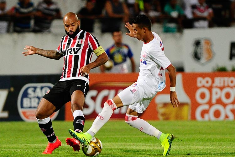 Tiago Costa foi o capitão contra o Náutico e tem a possibilidade de seguir com a braçadeira na temporada
