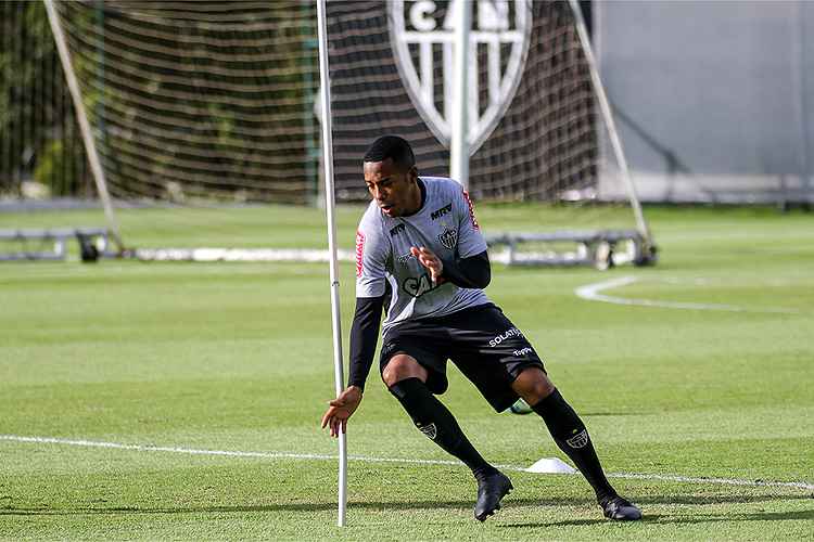 Robinho destaca importância de bom resultado na partida de ida na disputa da Copa do Brasil