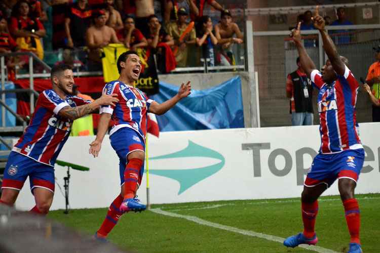 Atacante Edigar Junio comemora gol do Bahia marcado ainda no primeiro tempo de jogo da final