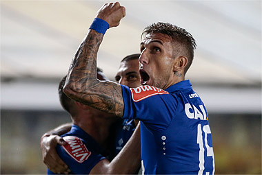 Vitória sobre o Santos colocou Cruzeiro na vice-liderança do Campeonato Brasileiro