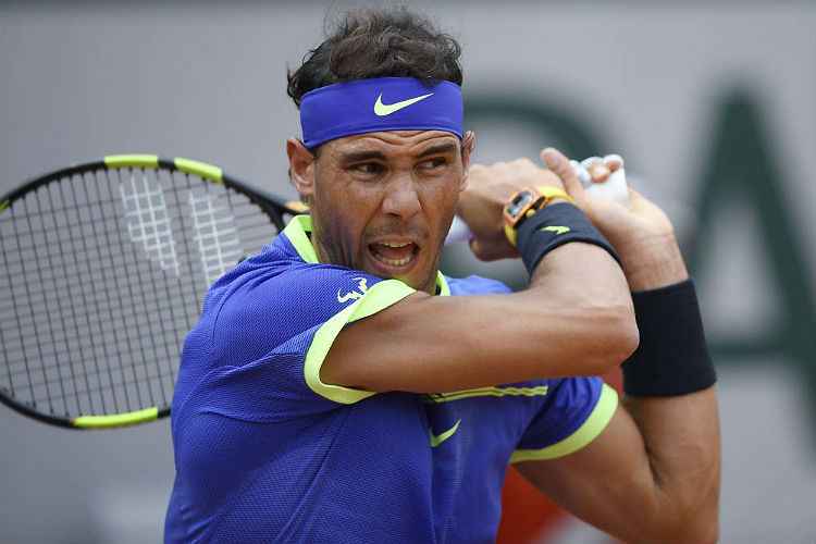 Maior campeão de Roland Garros, Rafael Nadal estreia com vitória tranquila no saibro parisiense