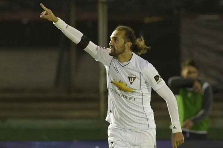Barcos marcou o gol de empate da LDU no primeiro jogo e o gol da vitória no Uruguai
