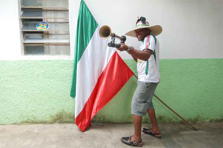 "A buzina é chata, eu sei. Mas a violência aqui é zero. A turma aqui só torce em paz", disse Tarcísio