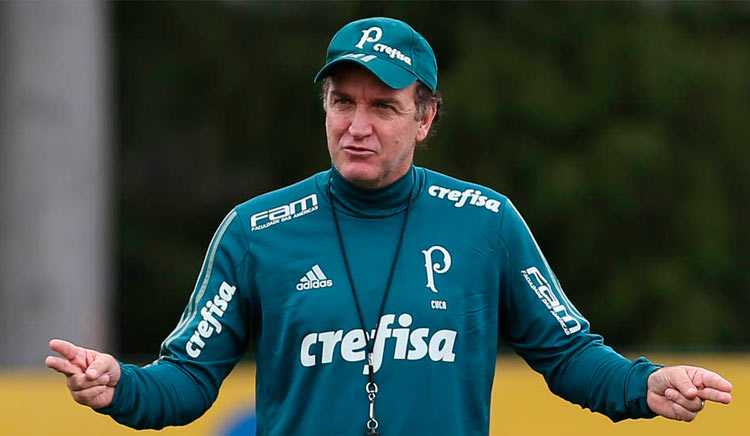 O técnico Cuca terá que montar seu time com uma série de desfalques para encarar o Coritiba