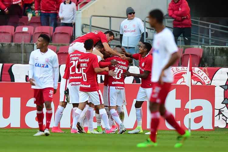 Sobre o Náutico, o Internacional garantiu sua primeira vitória em casa na Série B do Brasileiro 2017i