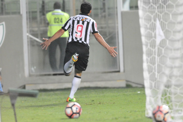 Fred comemora gol marcado no Independência, diante do Sport Boys-BOL, pela Copa Libertadores