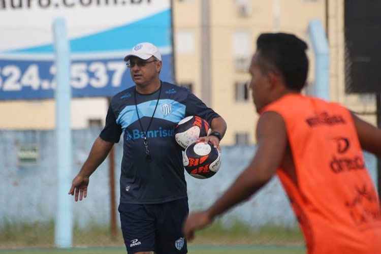 Treinador Beto Campos confirmou acerto com o Náutico. Ele chega junto com a sua comissão técnica