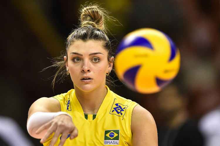 No Torneio de Montreux, na Suíça, Rosamaria foi titular da equipe pela primeira vez