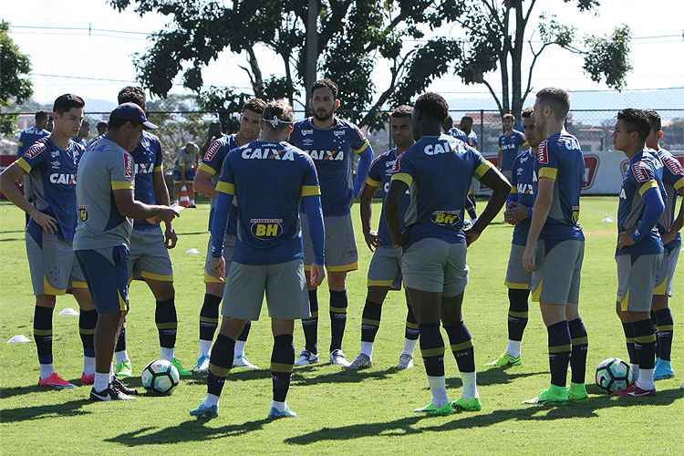 Se não tiver nenhum problema físico, Cruzeiro pode repetir escalação no clássico com o Atlético