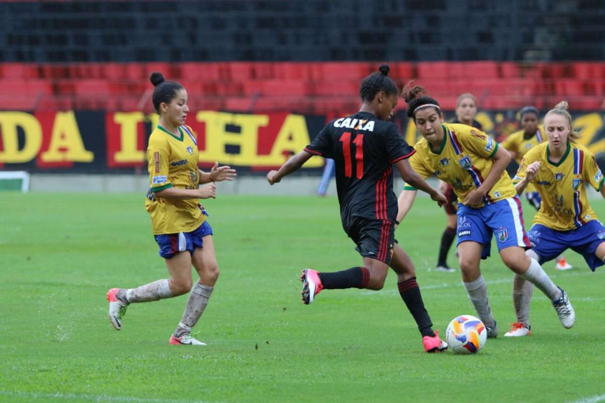  Depois de oito anos, as leoninas conseguiram o sexto título feminino para o Sport, na Ilha do Retiro
