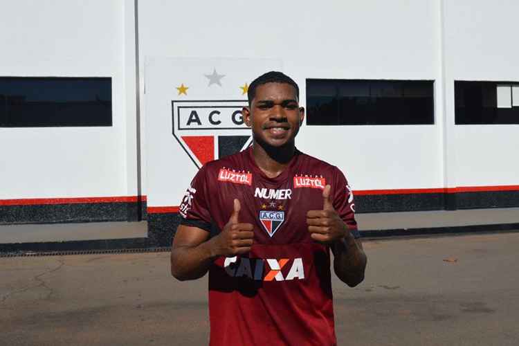 Nem tem contrato com o Náutico até 2019 e fica cedido ao Dragão por empréstimo até o final deste ano